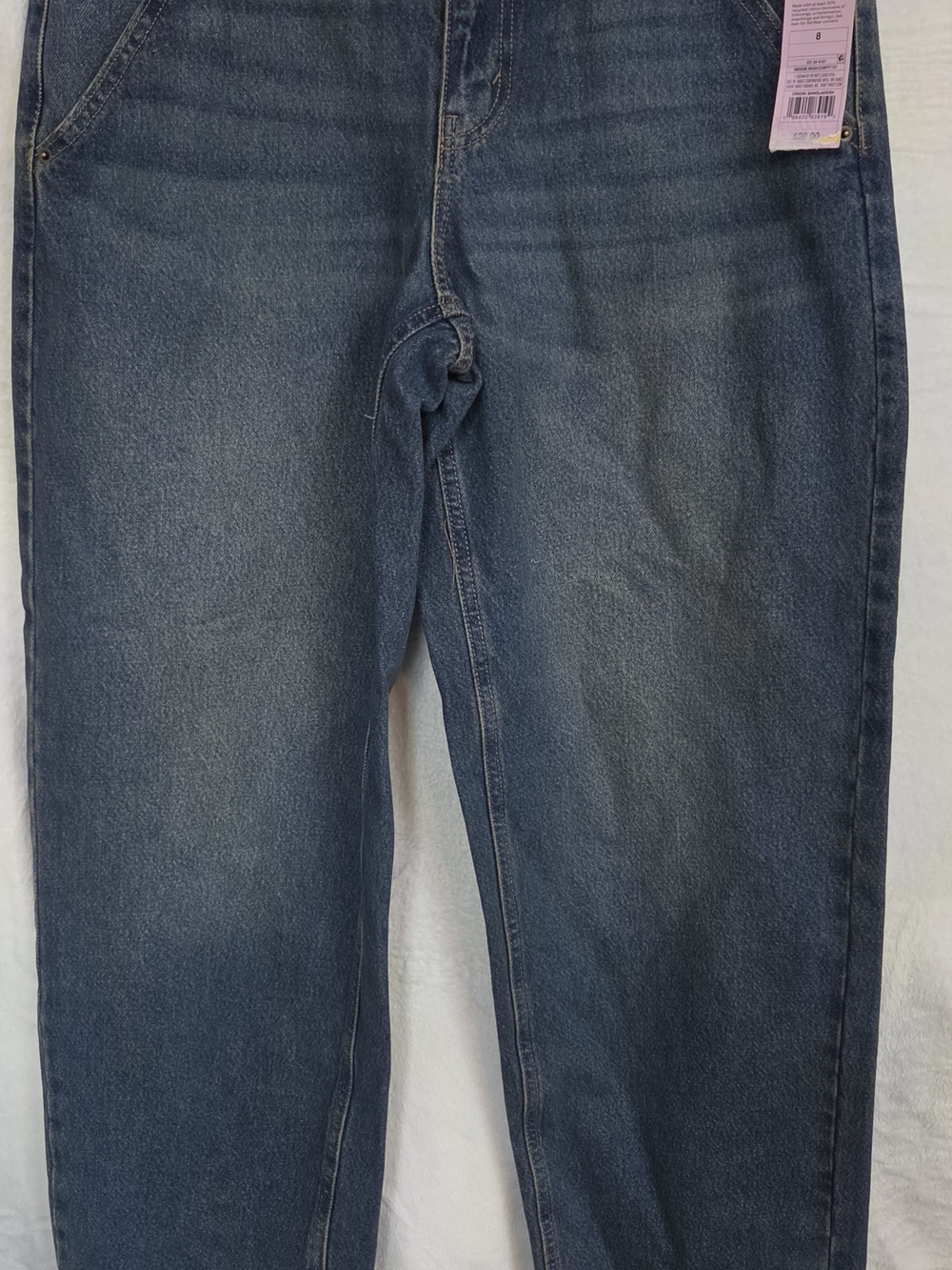 Classic Womans Mid Rise 90s Relaxed Straight Jeans